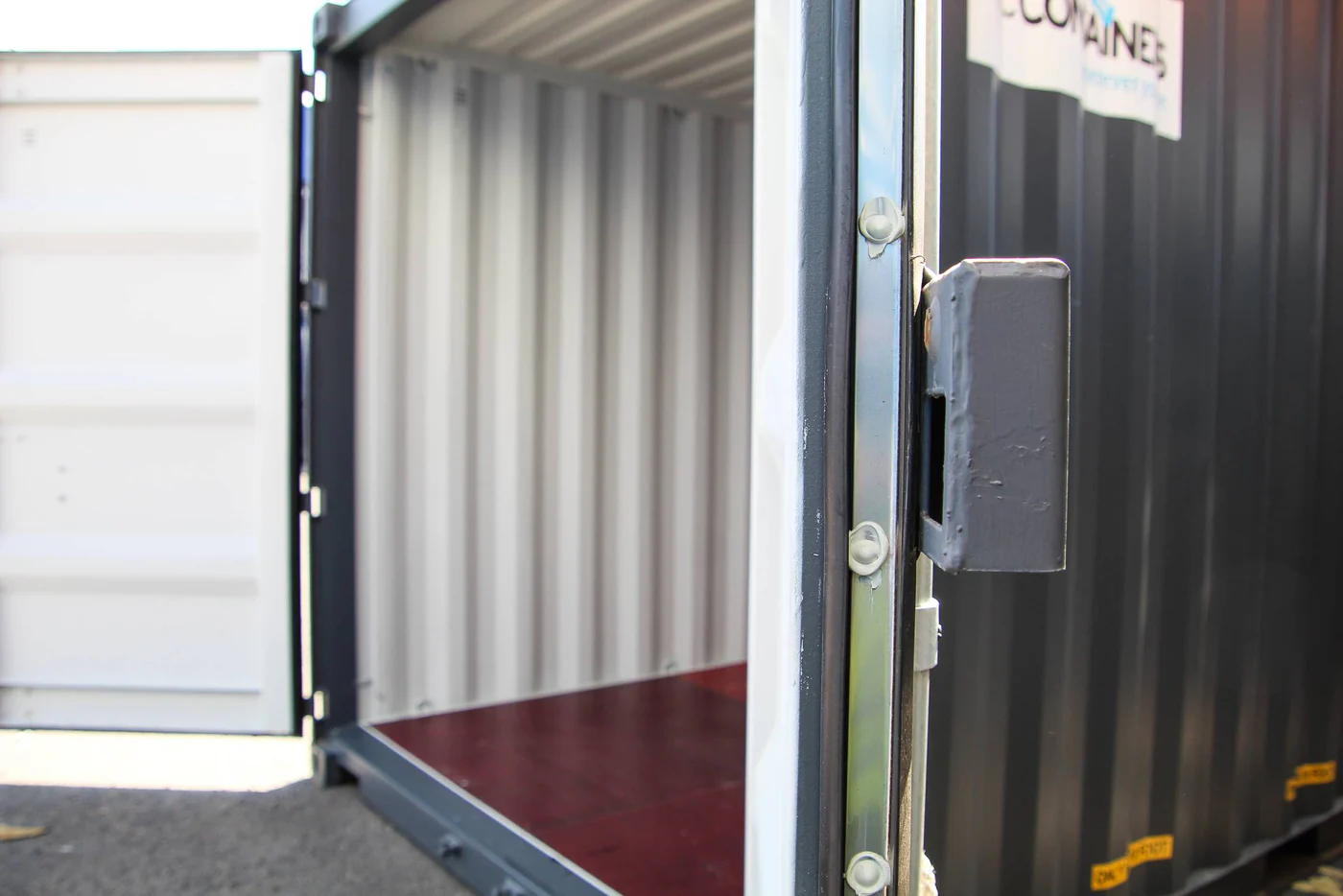 10-dc-shipping-container-mc-containers-4-1.webp 10-dc-shipping-container-mc-containers-4-1.webp