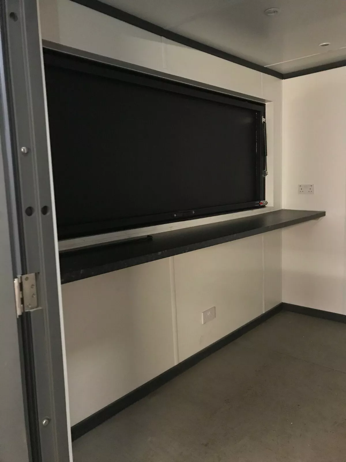 MMCM10ft-x-8ft-Cladded-Food-Drink-Outlet-shipping-container2.webp MMCM10ft-x-8ft-Cladded-Food-Drink-Outlet-shipping-container2.webp